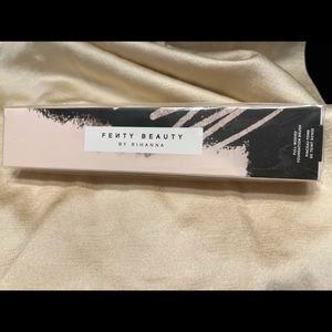 BNIB  Fenty Beauty Full-Bodied Foundation Brush!  A MUST HAVE🤍